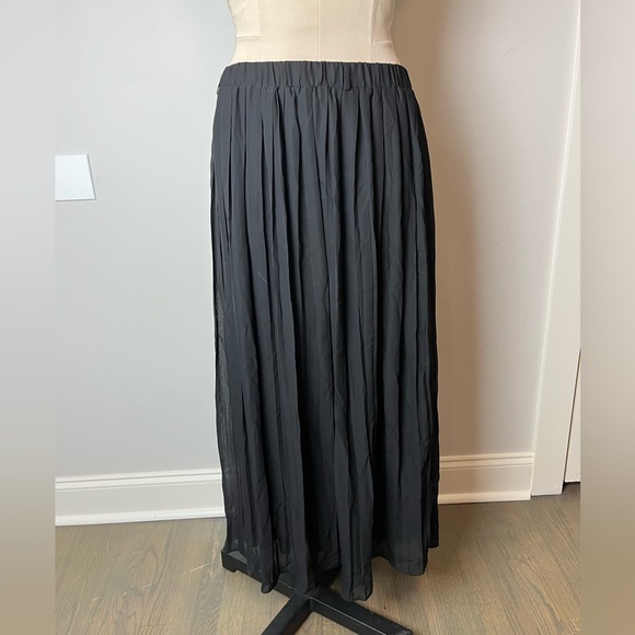Joie Dresses & Skirts - Joie Pleated Midi Skirt XL